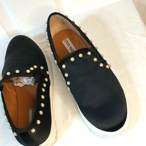 Steve Madden Black Slip-On Flats with Pearl Studs